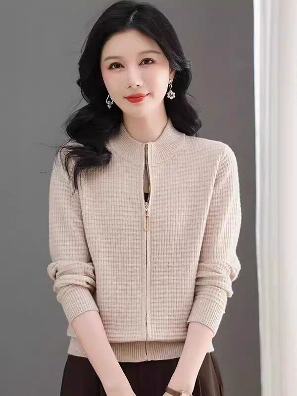 Zipper knitted cardigan for women Spring and Autumn New Style Outer Top Fashion Mom Sweater Jacket Baseball Suit