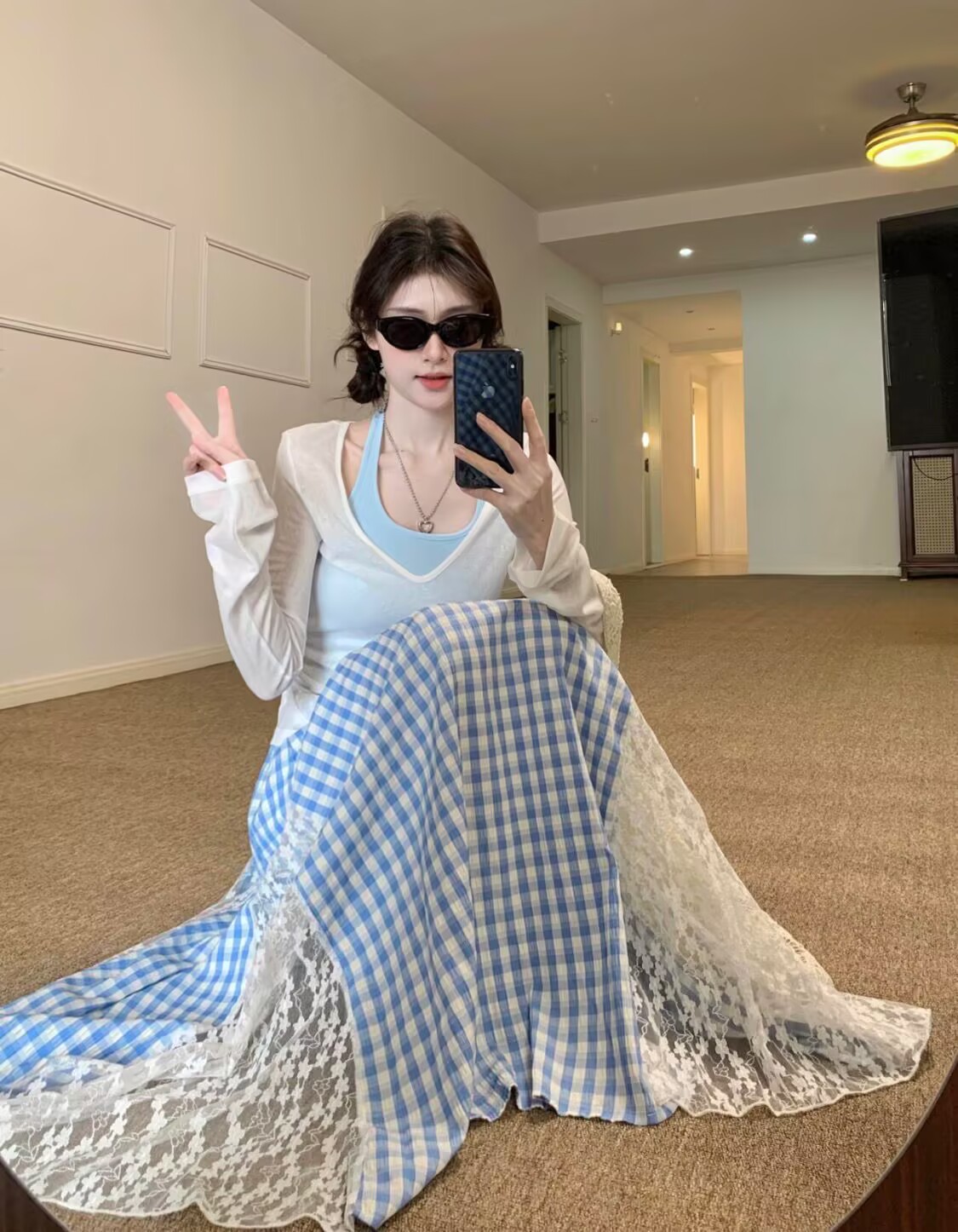 Summer white sunscreen shirt T-shirt women's halter neck vest suit lace splicing plaid skirt three-piece set