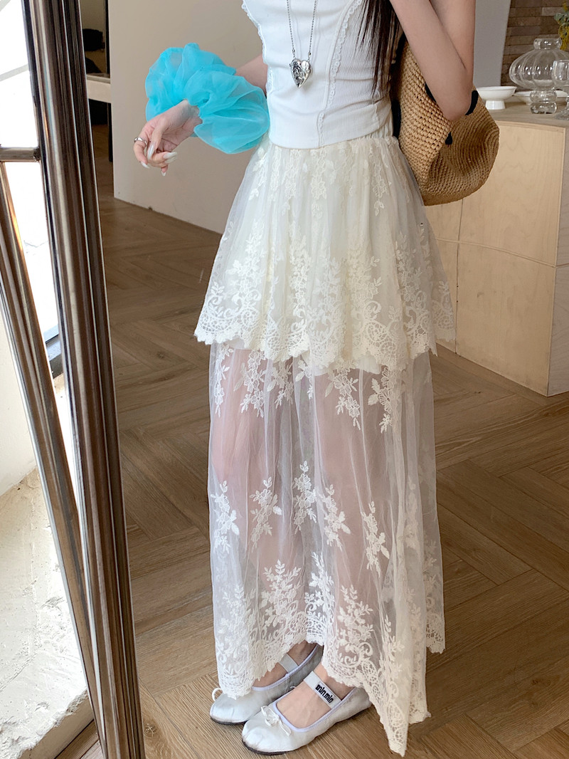 Real shot of new French retro lace multi-layer age-reducing skirt spliced ​​mesh long skirt