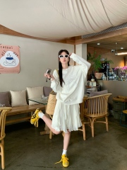 Real shot~ bow lace embroidered sweatshirt + miu-style ruffled insert suspender dress