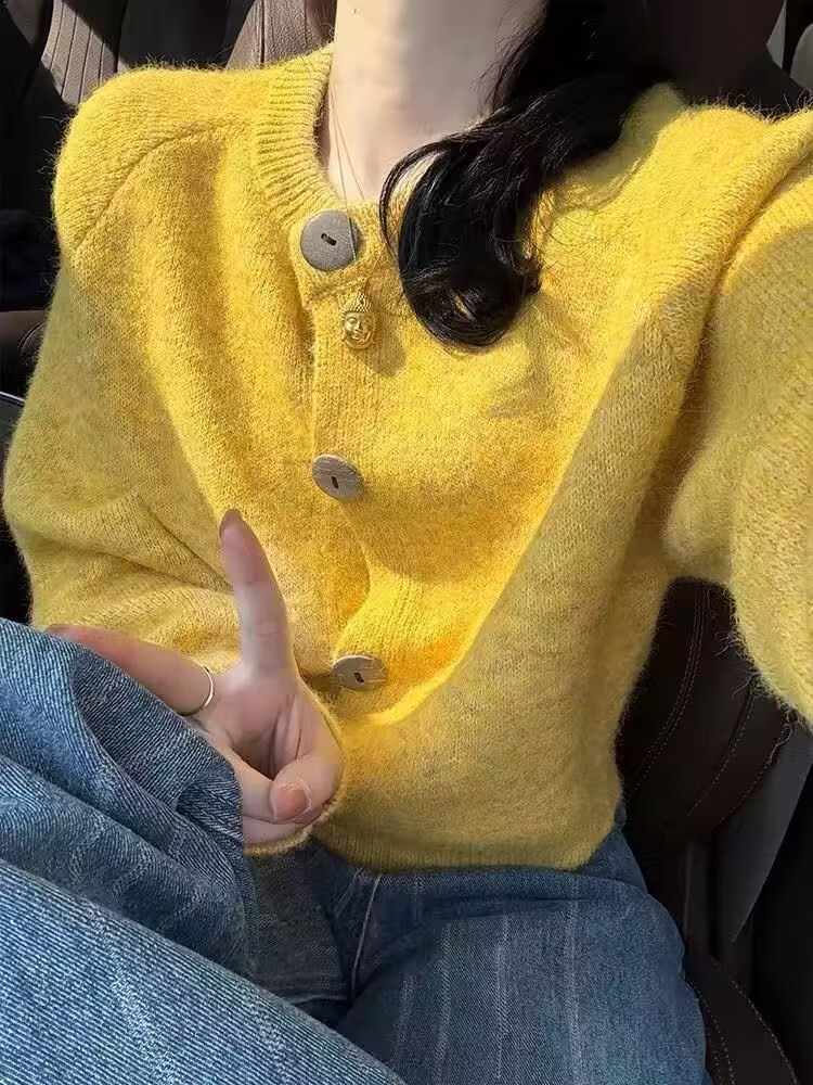 Small soft and loose yellow knitted cardigan for women in autumn and winter short lazy style sweater jacket