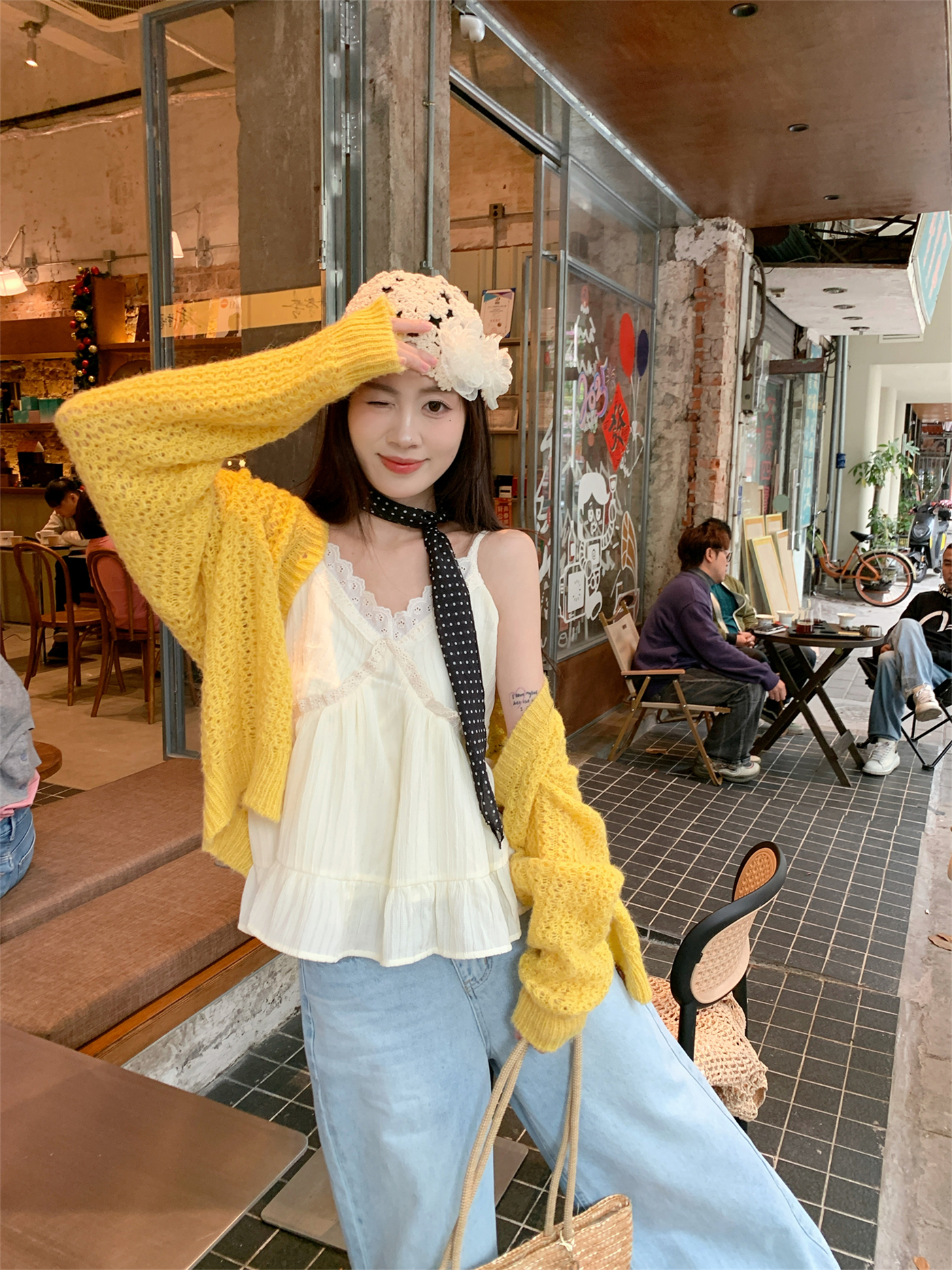 Real shot~Mi Xing embroidered V-neck suspender shirt for women French slim sleeveless top + knitted cardigan jacket