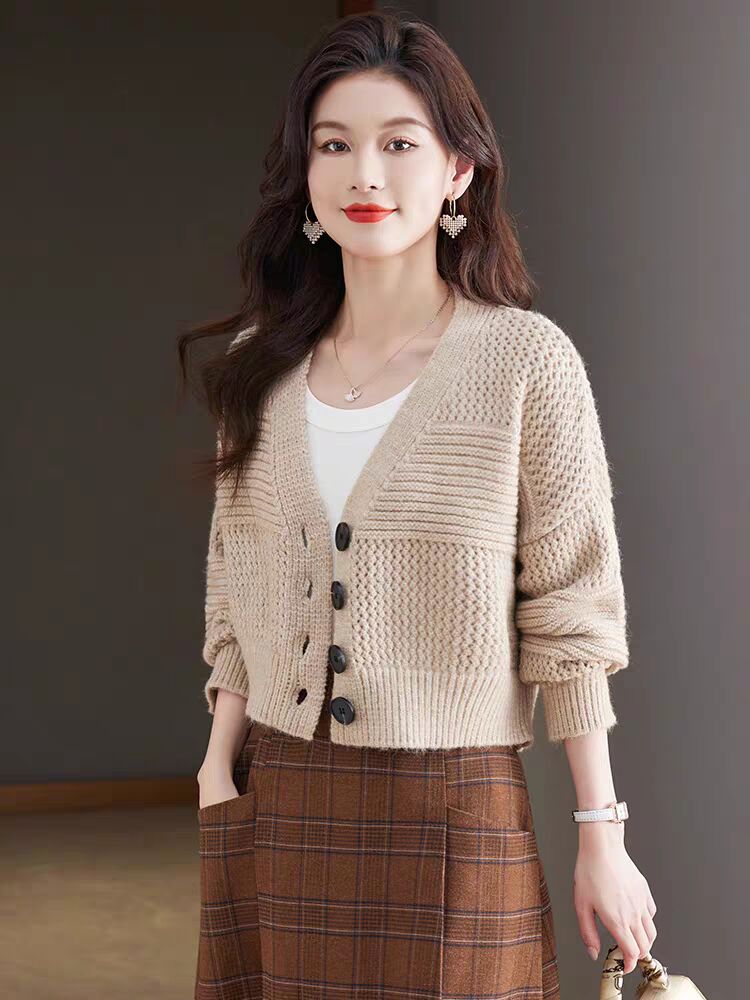 Bat-sleeved knitted cardigan for women's short new style with high waist skirt sweater jacket thick