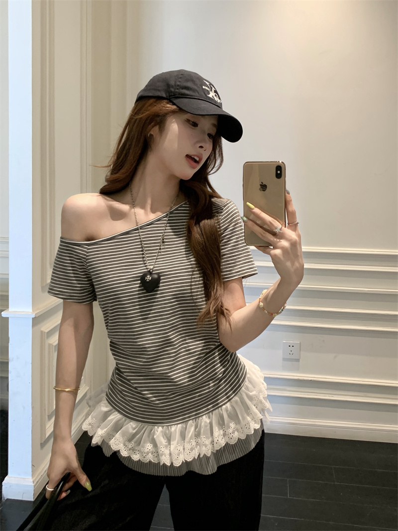 Real shot Pure slanted neck off-shoulder lace ruffled hem niche striped short-sleeved T-shirt