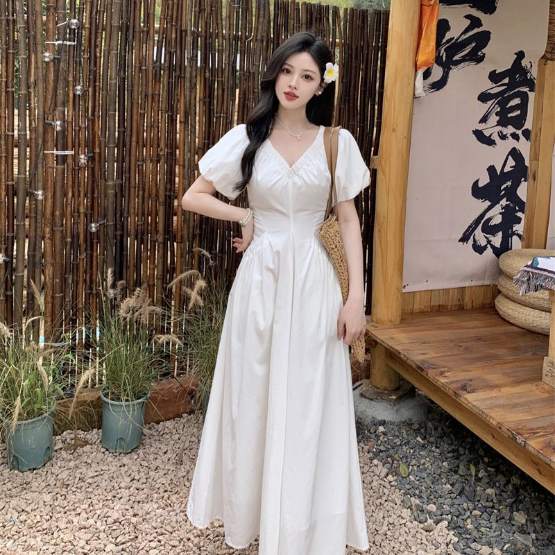 French first love white V-neck dress for women in summer new design niche temperament waist-hugging puff sleeve long skirt
