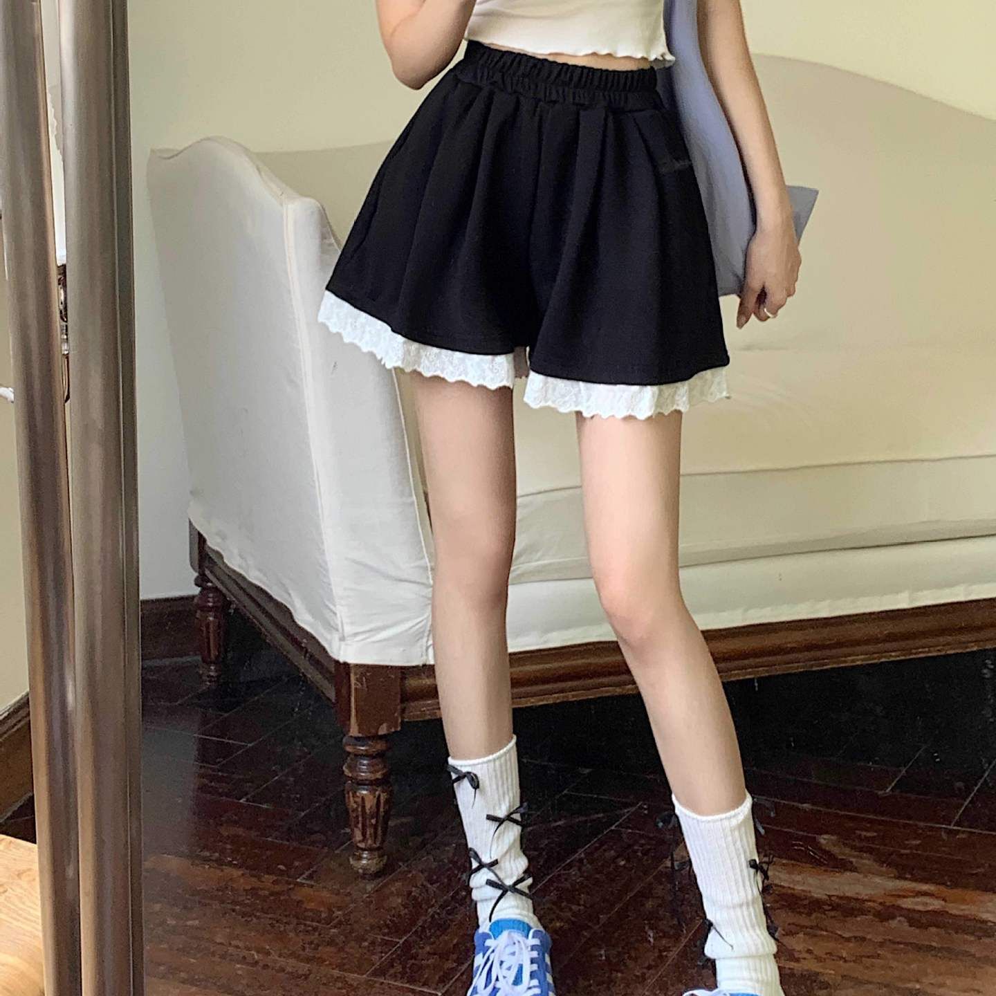 小眾蕾絲花邊灰色休閒短褲女2025夏季高腰百搭設計感運動闊腿熱褲