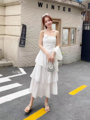 法式設計感蛋糕連衣裙女夏季2025新款時尚性感露肩仙女氣質吊帶裙