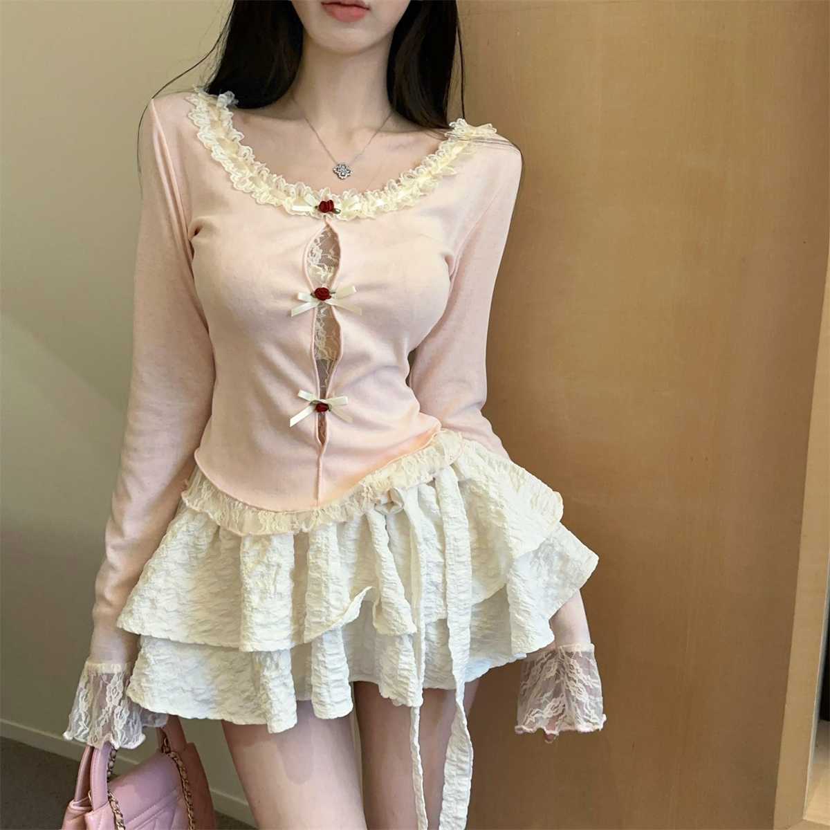 Real shot French sweet lace flower girl long sleeve knitted T-top for women