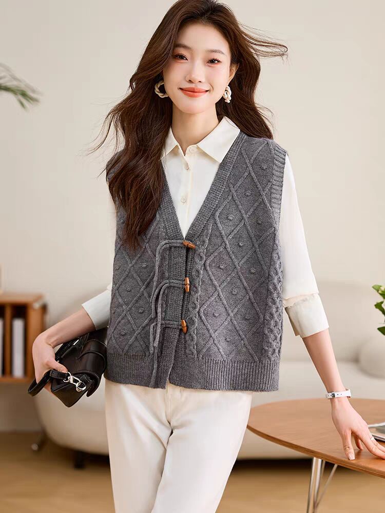 Knitted vest vest women's autumn new retro sweater short horse clip vest sleeveless top