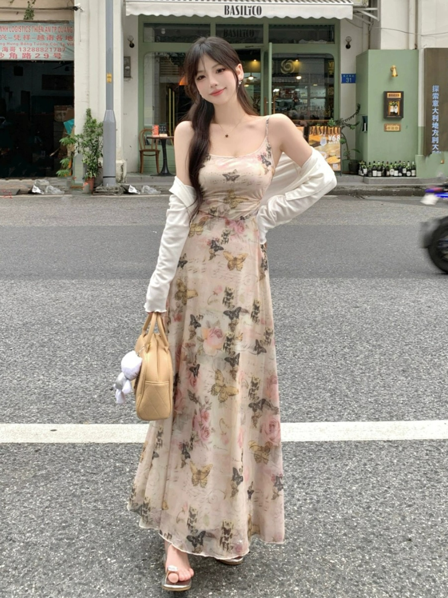Large size women's French butterfly floral suspender dress in summer waist-hugging A-line long skirt fat mm covering her belly and making her look thin