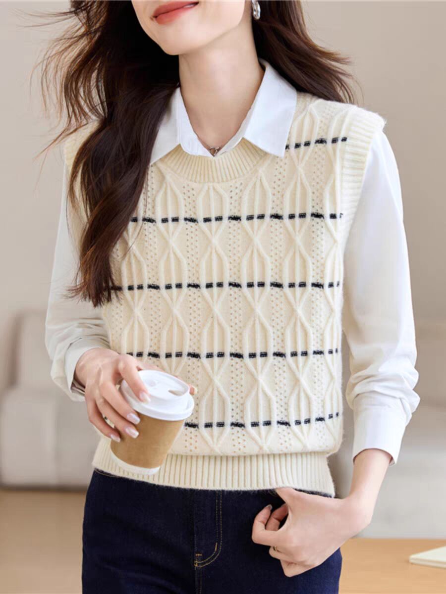 Retro curved striped knitted vest vest for women in spring and autumn new high-end style layered sleeveless sweater top