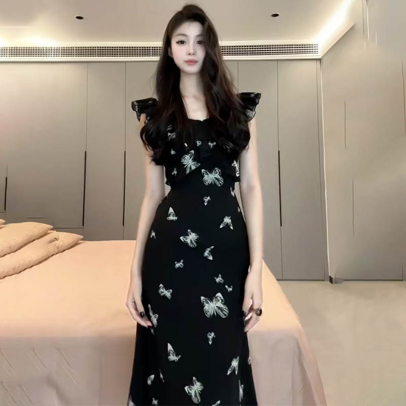 Small flying sleeves black floral dress for women in summer 2025 new pear-shaped body French slim waist-hugging long skirt