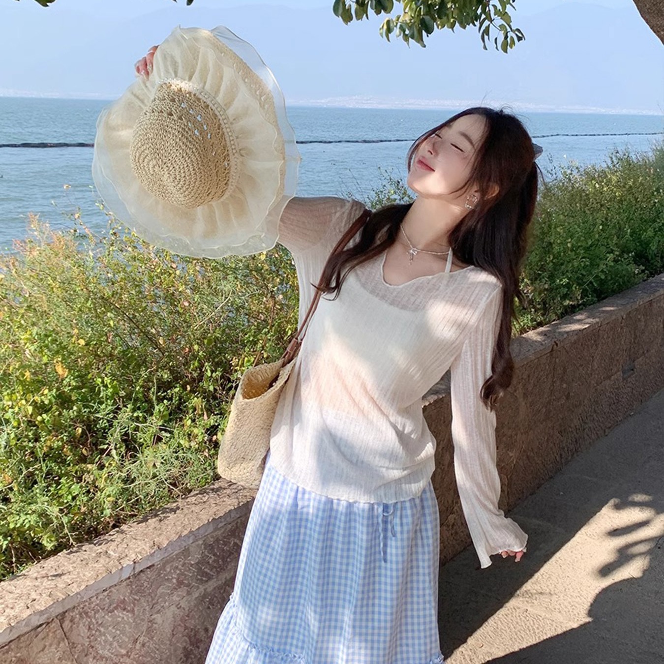 Sunscreen clothes, air conditioning blouse for women, thin, slightly transparent black ears, long-sleeved loose T-shirt top in summer