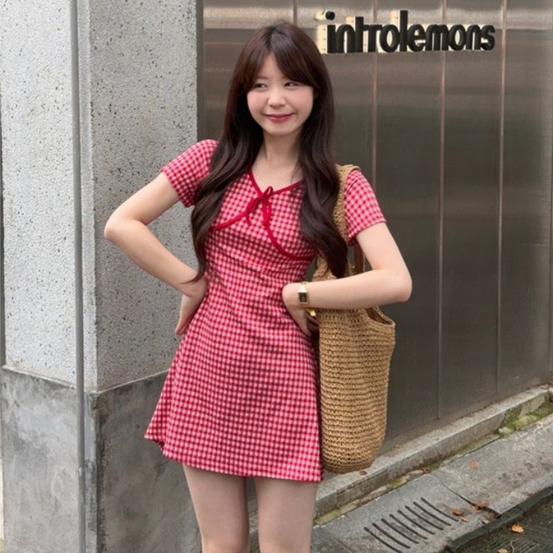 2025 new red plaid v-neck short-sleeved dress for women with bow hot girls short skirt waist-hugging A-line skirt