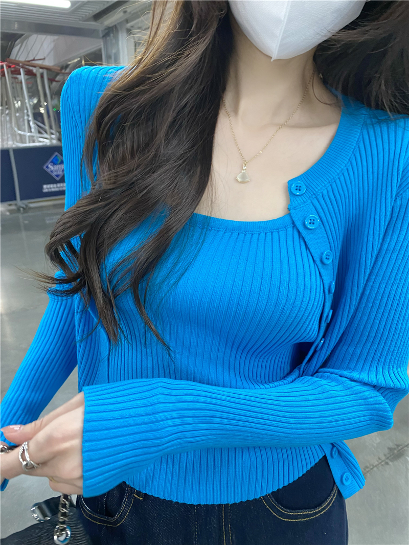 Real shot of hot girl knitted suspender cardigan two-piece versatile small slim and short jacket