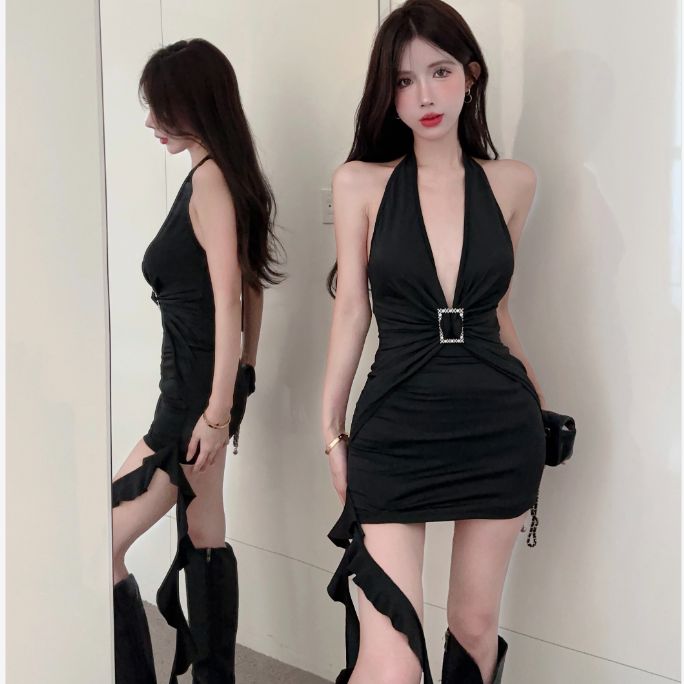 Pure and sexy hot girl sexy V-neck halter neck dress for women in summer new waist-hugging short skirt with slim backpacking hips