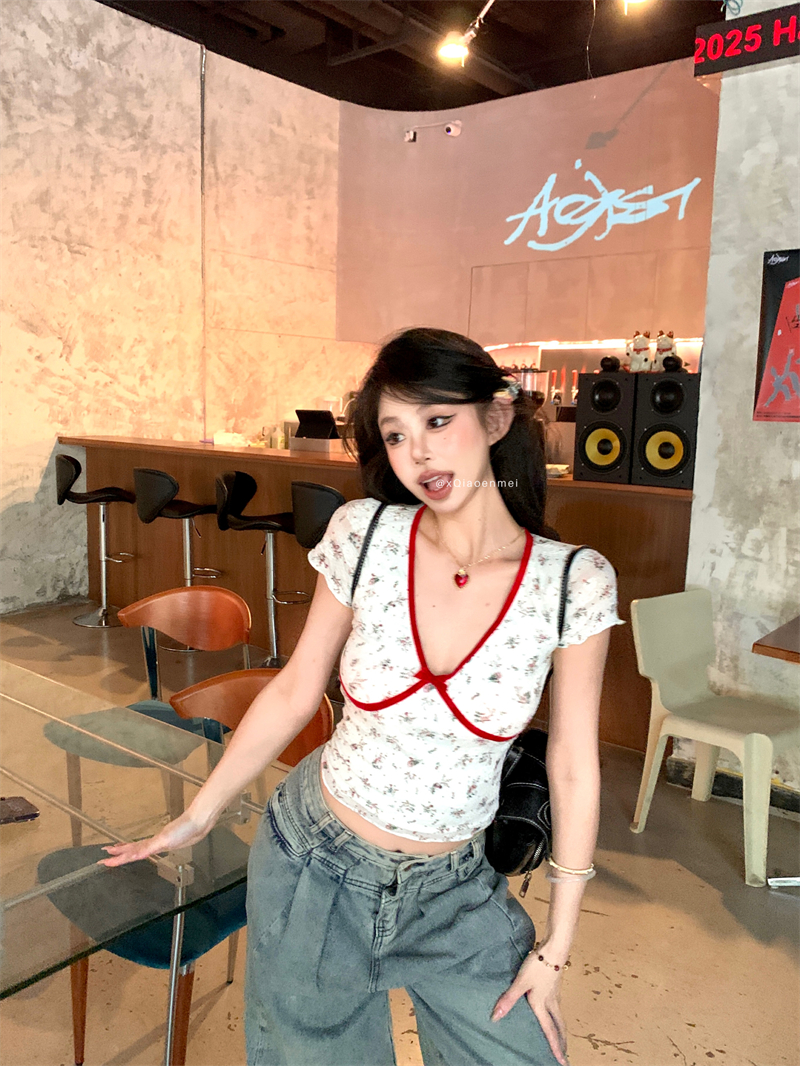 Real shot~ Bailey Sweetheart V-neck elastic printed floral top for women's design spring style spliced ​​velvet belt T-shirt