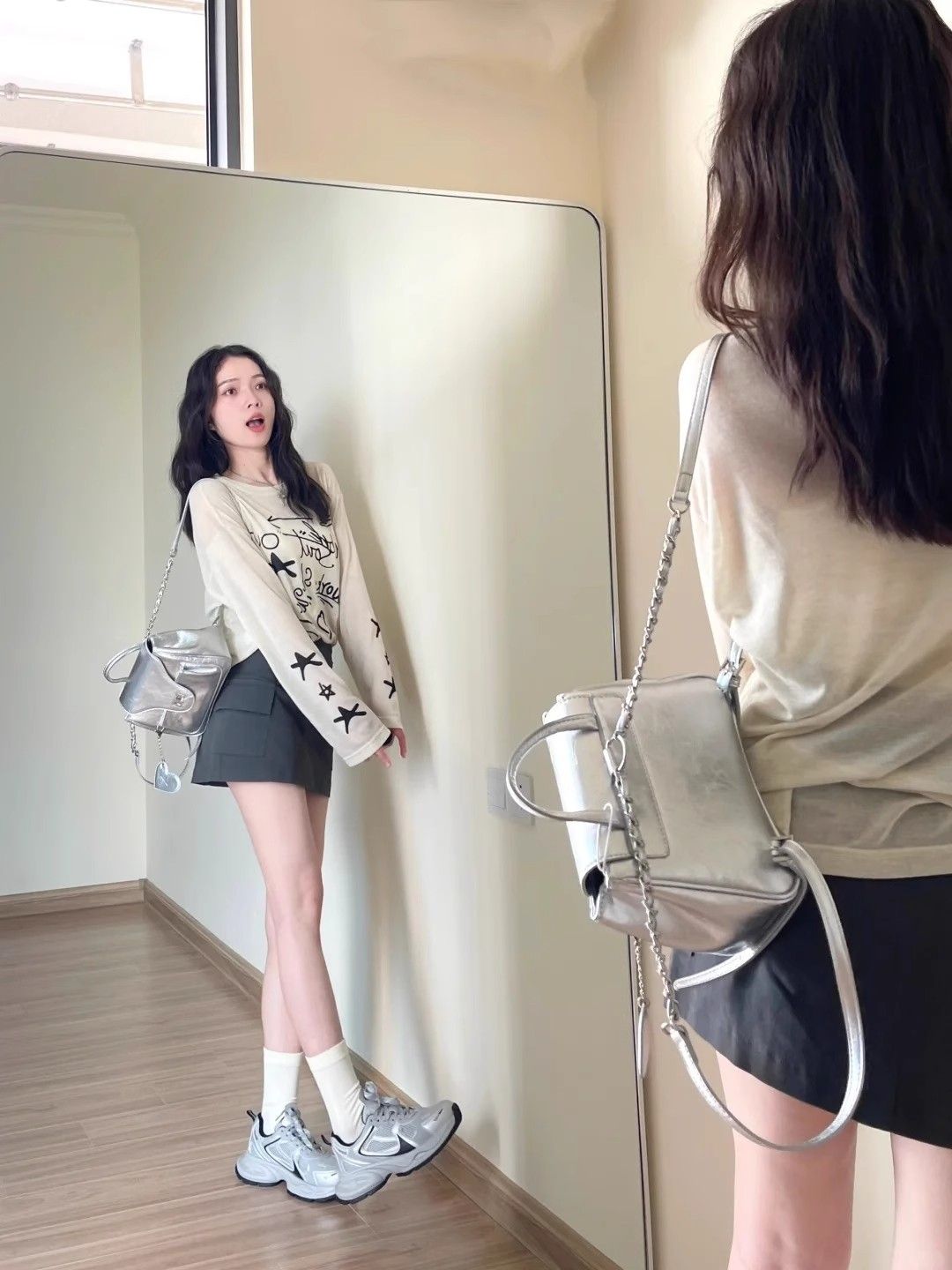 美式復古塗鴉印花長袖t恤女夏季新款設計感小眾顯瘦百搭防曬上衣