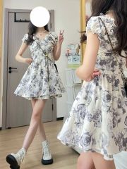 茶歇法式碎花裙小眾設計v領泡泡袖收腰別致絕美連衣裙女夏季新款