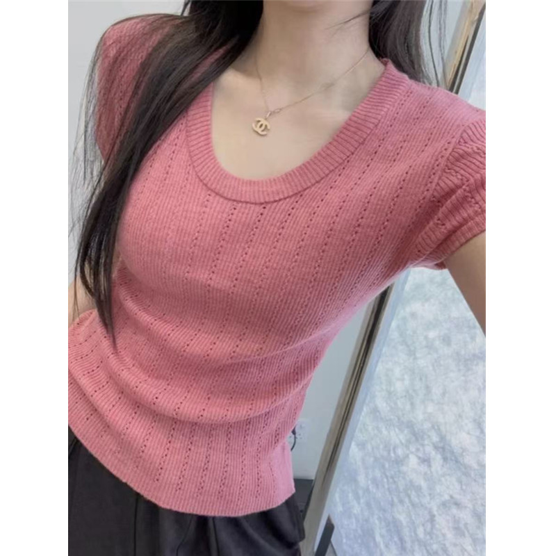 Non-real photo shoot, new U-neck ice silk short-sleeved sweater, fashionable, slim, elastic, versatile, simple hollow top