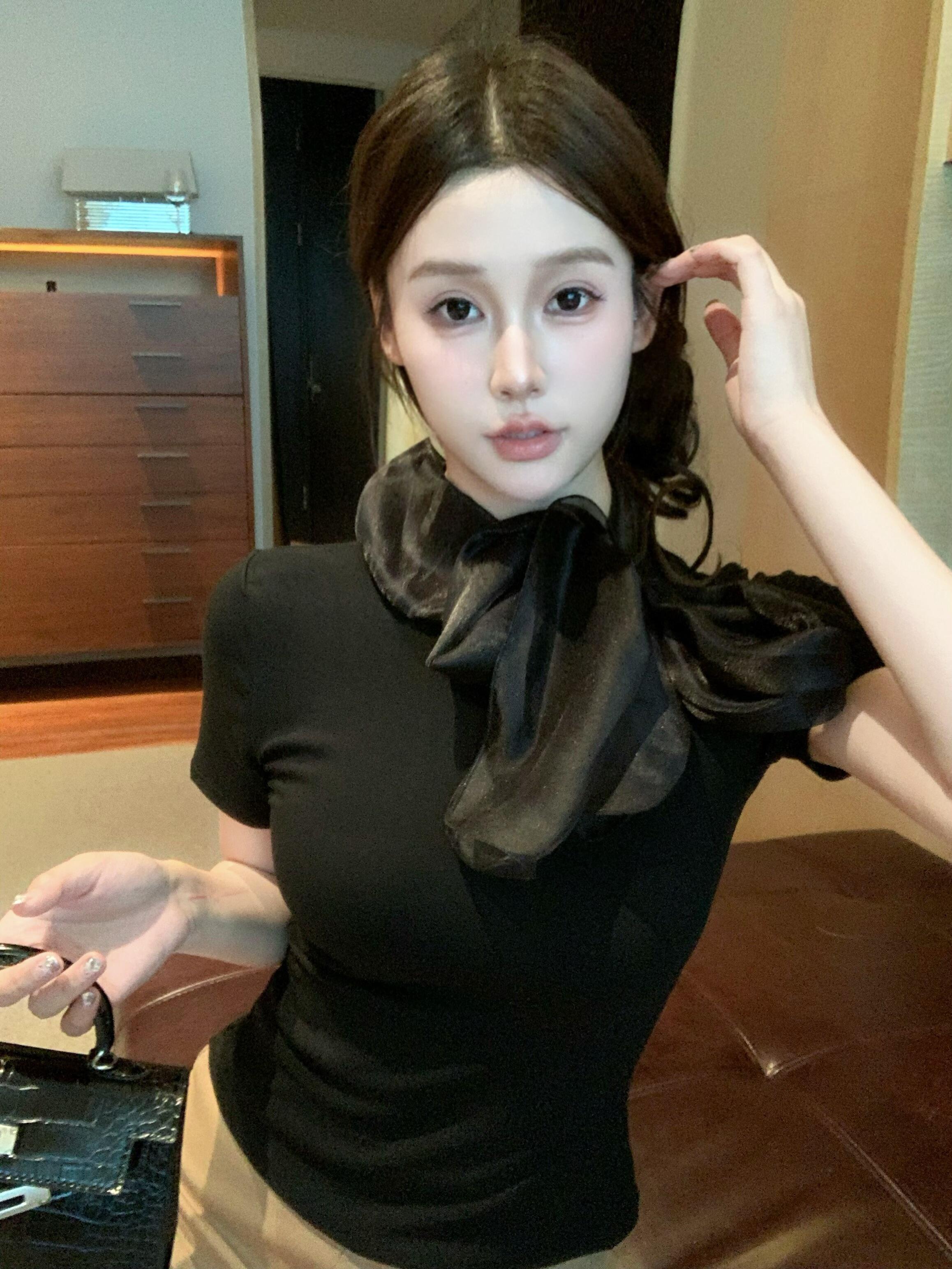 Real shot, bow tie splicing T-shirt for women, summer slim niche short-sleeved top
