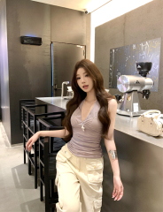 Real photos~ It's really beautiful. Determined dyeing hand-woven pearls with slightly translucent pleated neck halter top