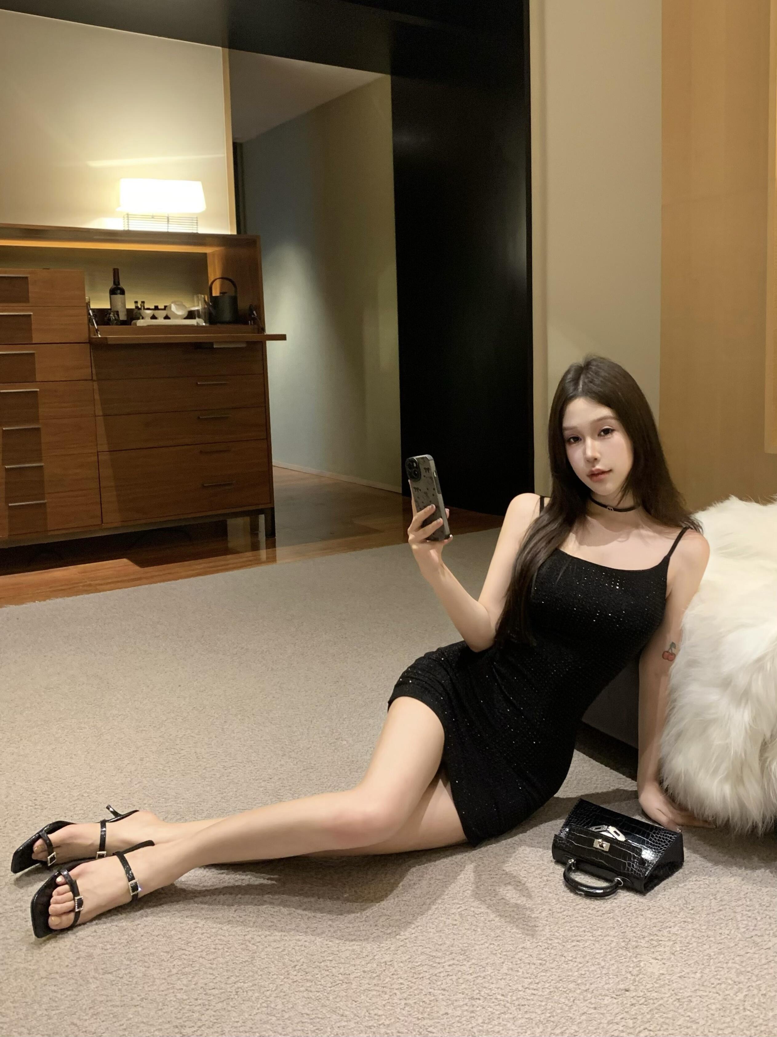 Real shot, self-contained chest pad, heavy industry flash drill suspender skirt, summer sexy slim dress