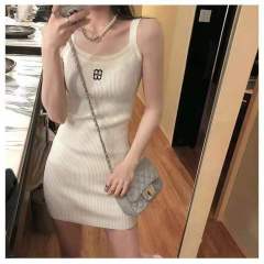 針織吊帶連衣裙女夏季新款法式復古小心機修身顯瘦包臀短裙子