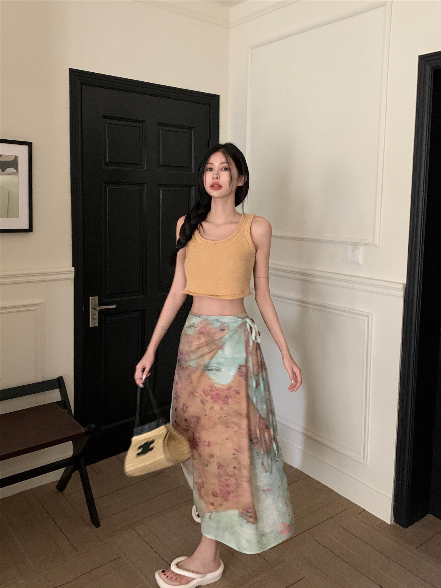 Real shot~ Milk tea color short meat-covered knitted vest + retro high-waist drawstring tie-dye skirt suit