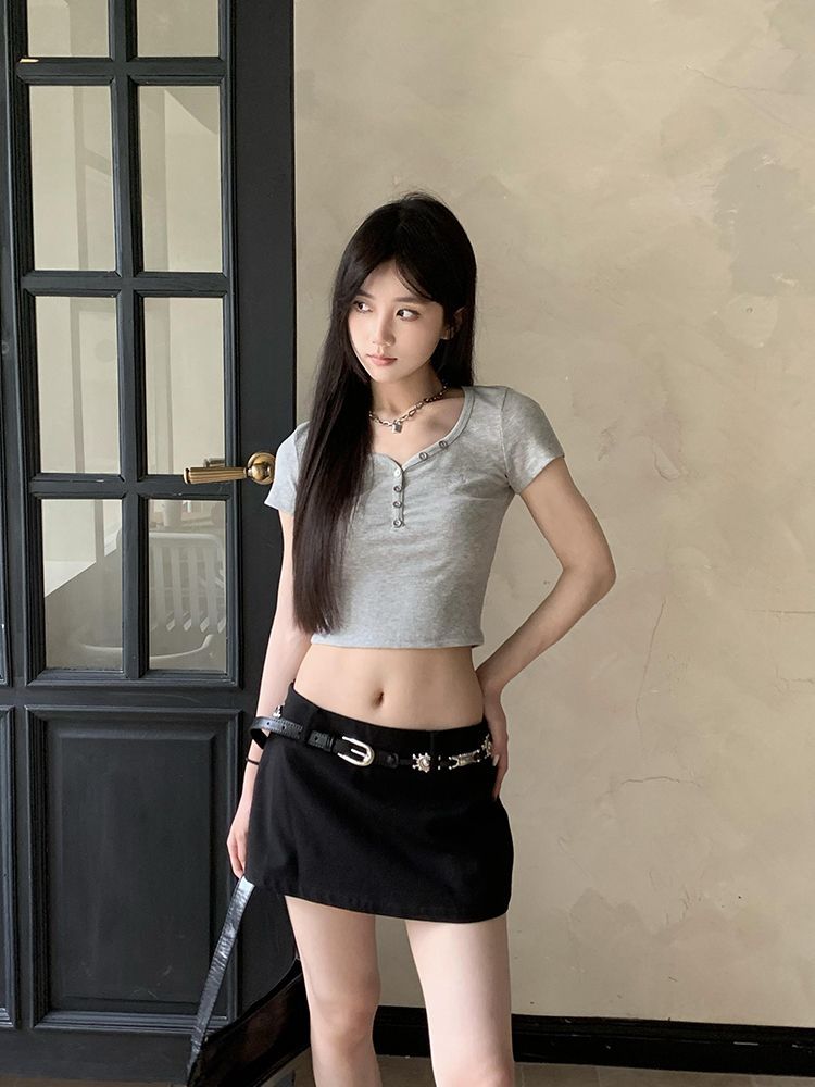 美式復古酷辣刺繡紐扣正肩短袖T恤女夏季新款修身顯瘦短款上衣潮