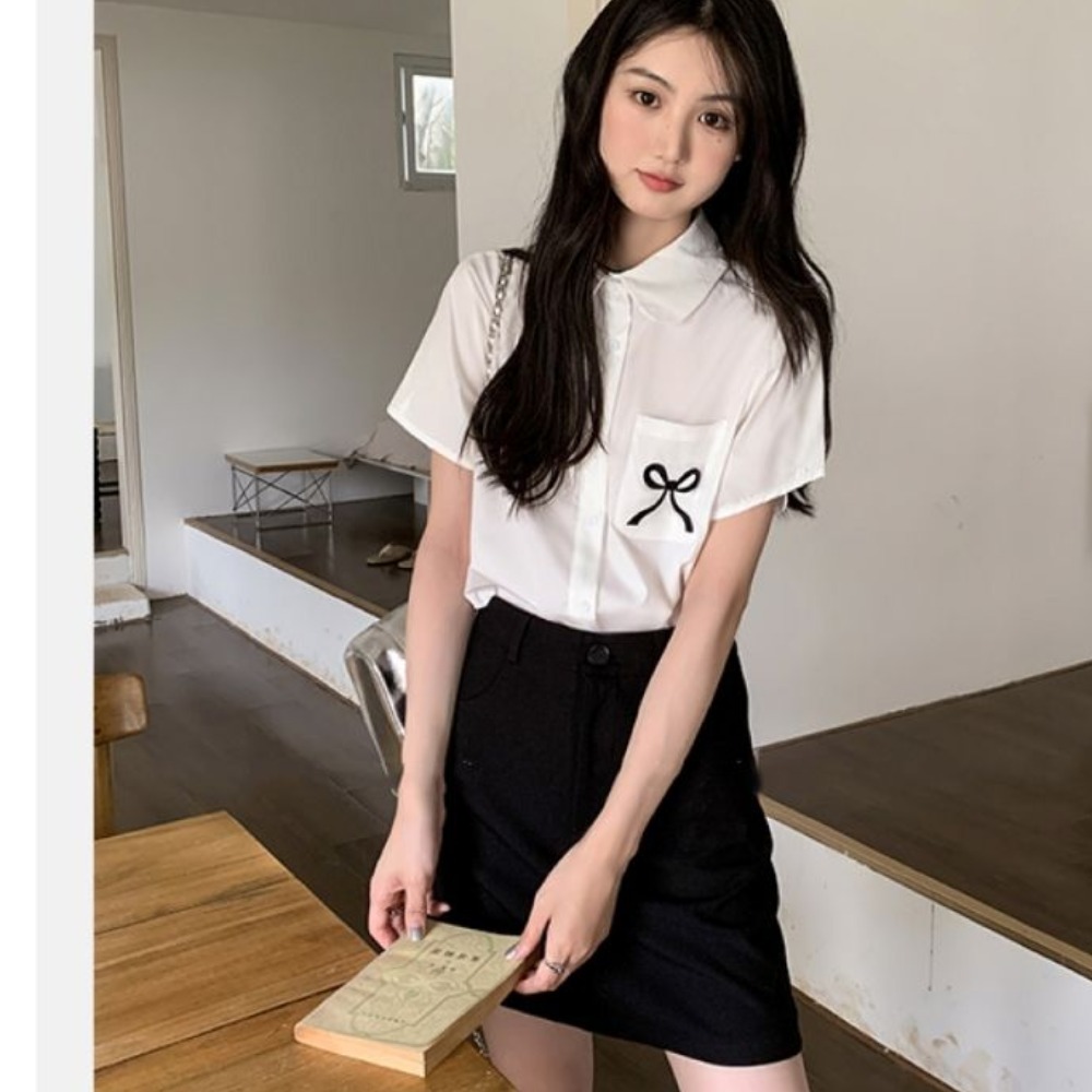White bow straight shoulder short-sleeved shirt for women in summer 2025 new design niche small shirt top