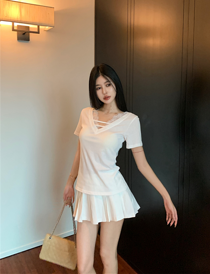 Real shot~ Short-sleeved T-shirt for women in summer, slightly breathable, pure and sexy hot girl lace slim V-neck top