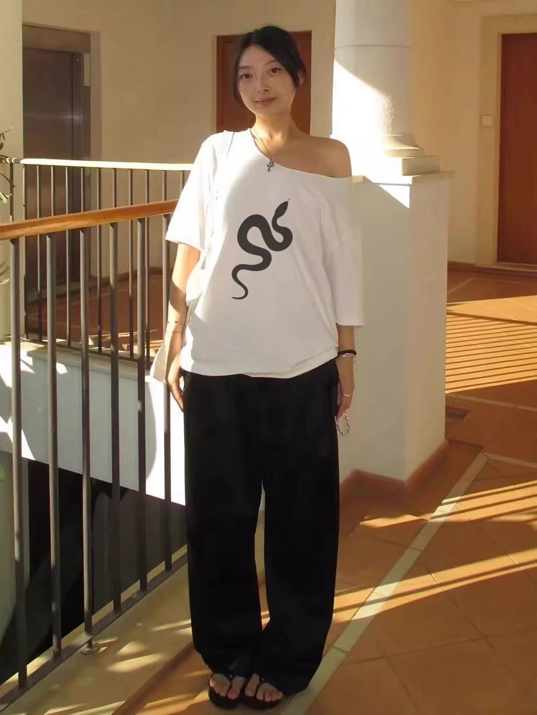 純棉 美式復古蛇形印花露肩短袖女夏季小眾寬鬆顯瘦上衣
