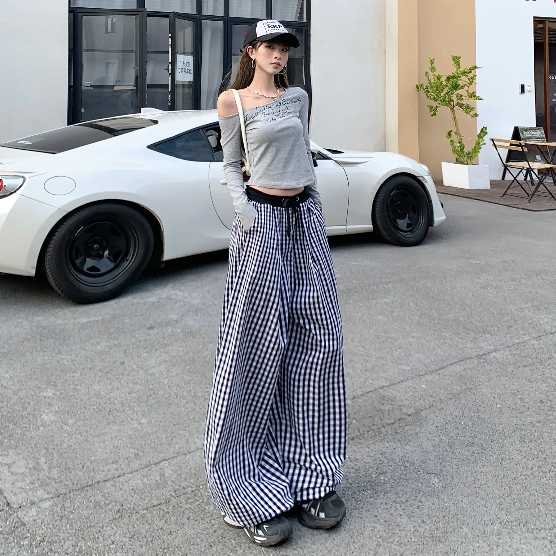 Real shot of 2025 spring fashion design sense spliced ​​plaid pants for women versatile casual age-reducing slimming wide-leg trousers