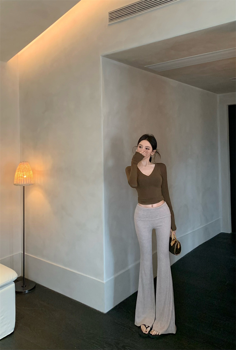 Real shot, fashionable, simple and basic V-neck slim niche T-shirt top and pants set