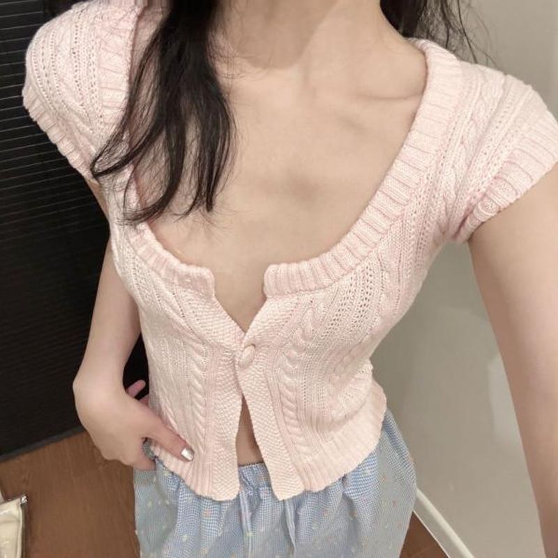三標齊全~純欲甜美V領粉色短袖針織衫夏季新款顯瘦單排扣開衫上衣
