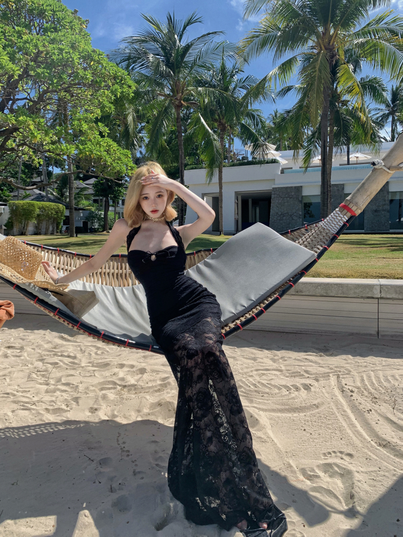 Real shot of black rose lace dress female suspender skirt hip-covered dress
