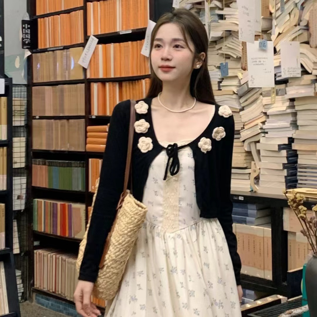 法式白色立體花朵系帶針織防曬開衫女短款吊帶外搭披肩冰絲罩衫夏