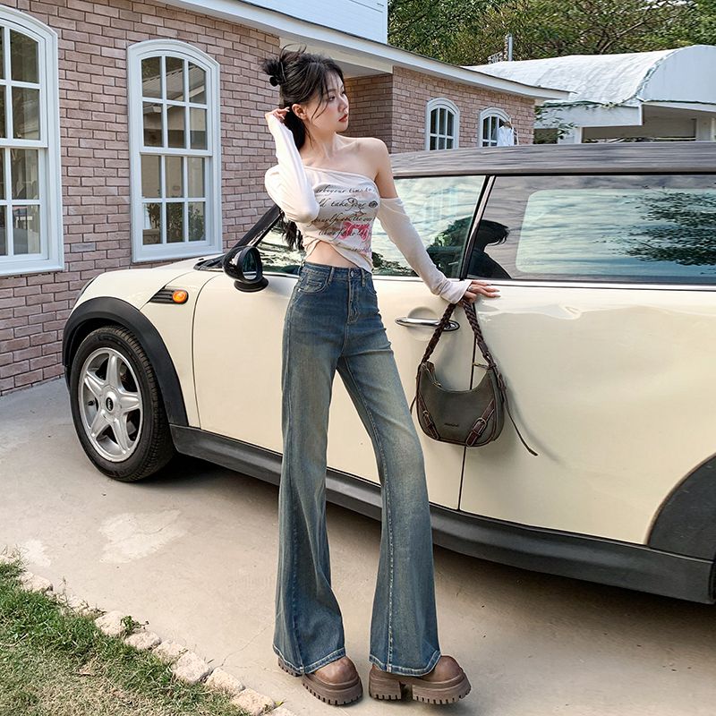 Real shot of 2025 spring fashion trend casual pants for women high waisted flared pants