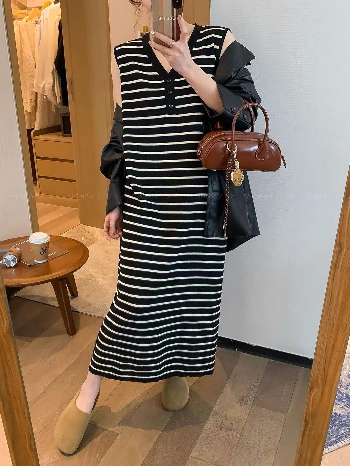 愛情魔鬼魚 條紋V領無袖針織連衣裙女2025早春新款顯瘦打底裙長裙