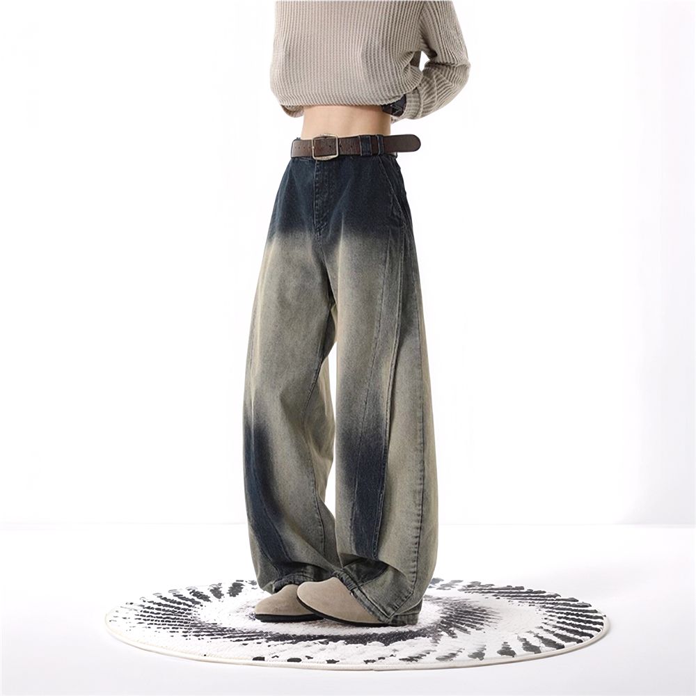 Real shot of 2025 spring fashion large-size scimitar pants gradient washing old loose straight jeans for women