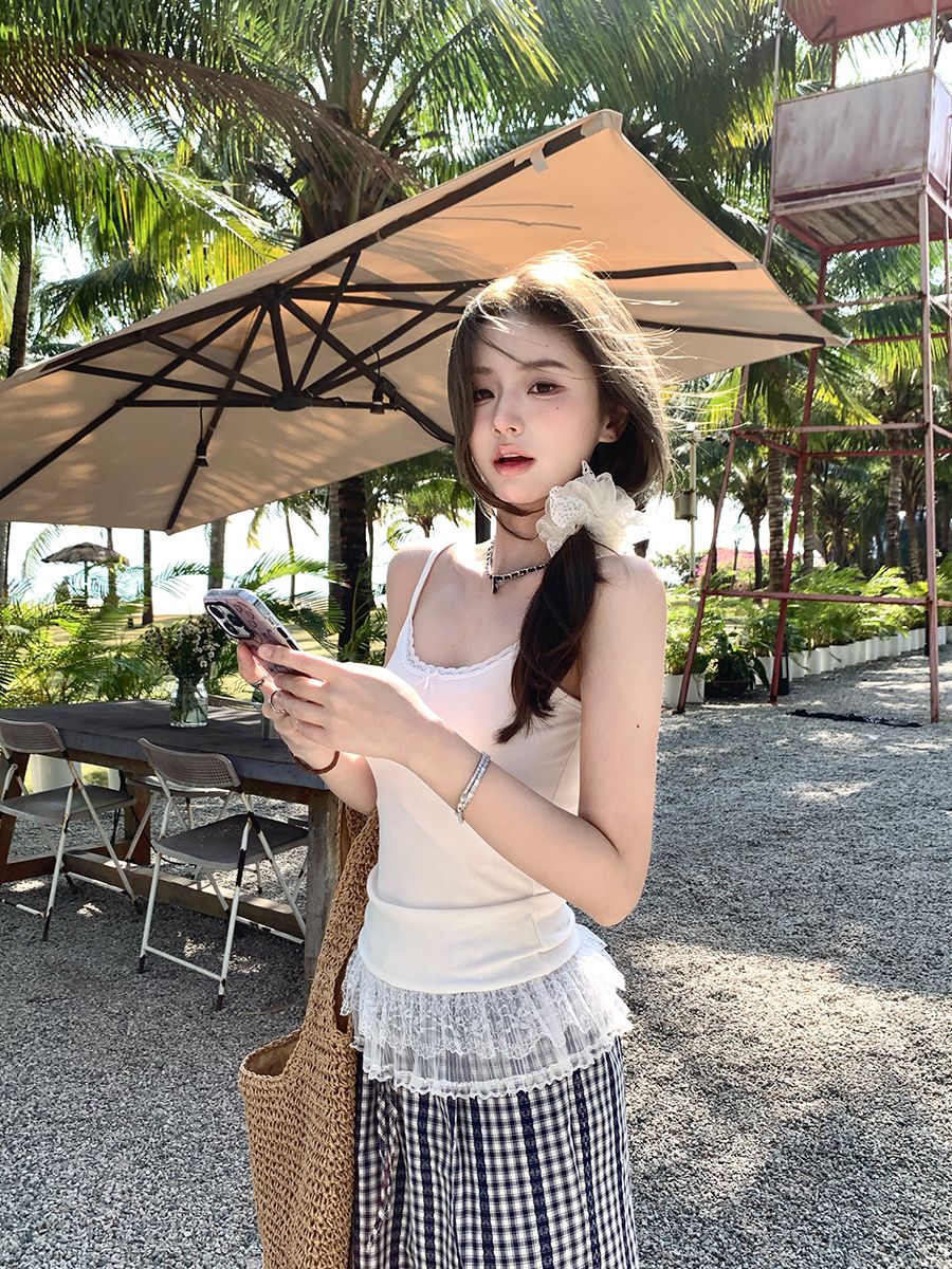 New layered white hem lace slim suspender base T-shirt