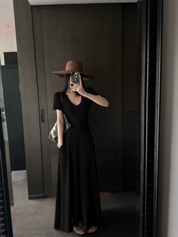Real shot of the new V-neck Hepburn style short-sleeved waist short-sleeved dress slim and slim high-waisted temperament long skirt