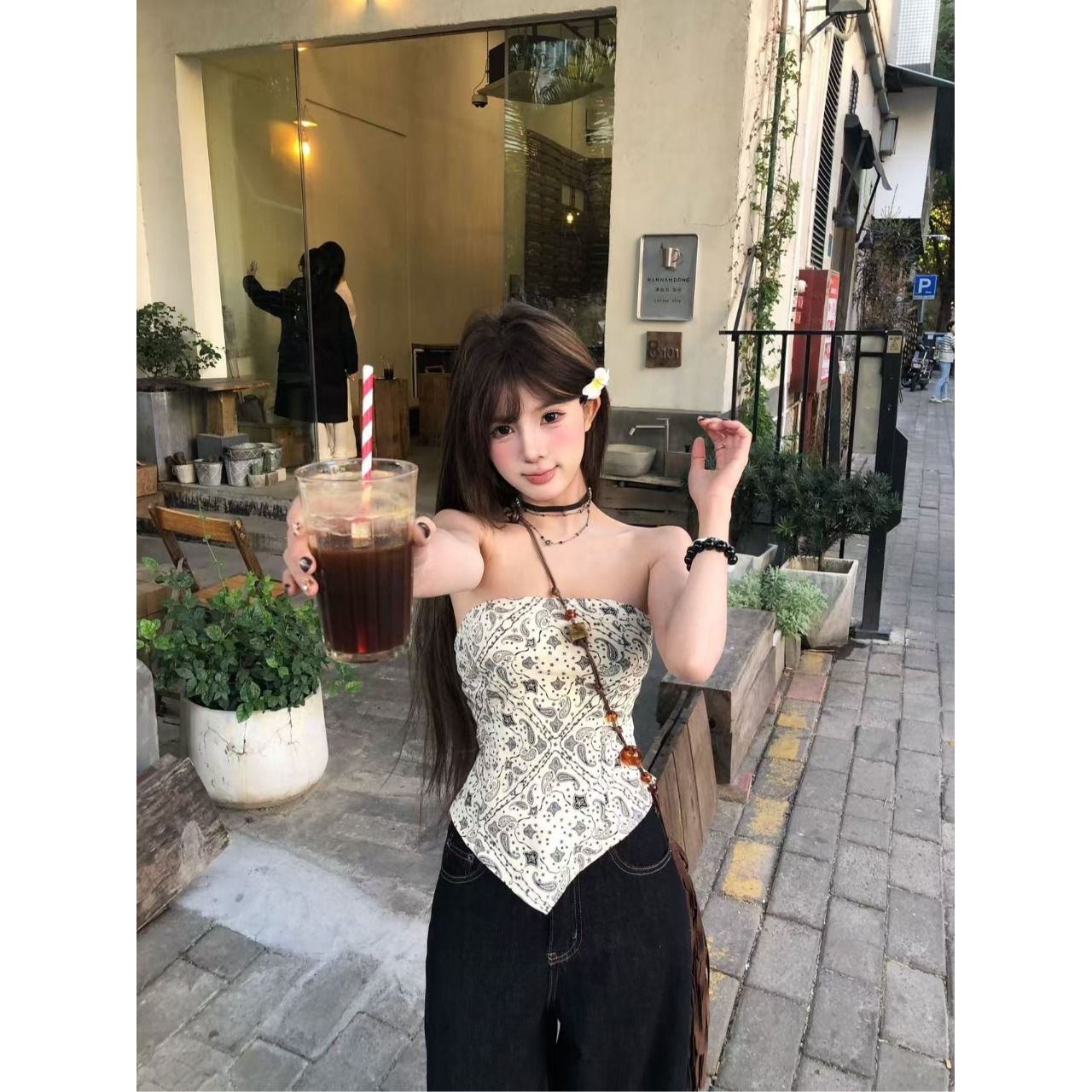 Sweet and spicy slim sleeveless strapless women's summer irregular short style with cashew-wrapped breasts
