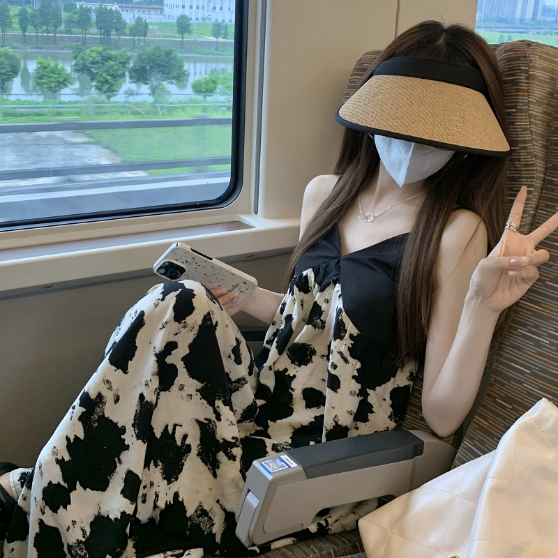 法式港味復古chic長裙赫本風氣質顯瘦黑色碎花吊帶連衣裙子女夏季