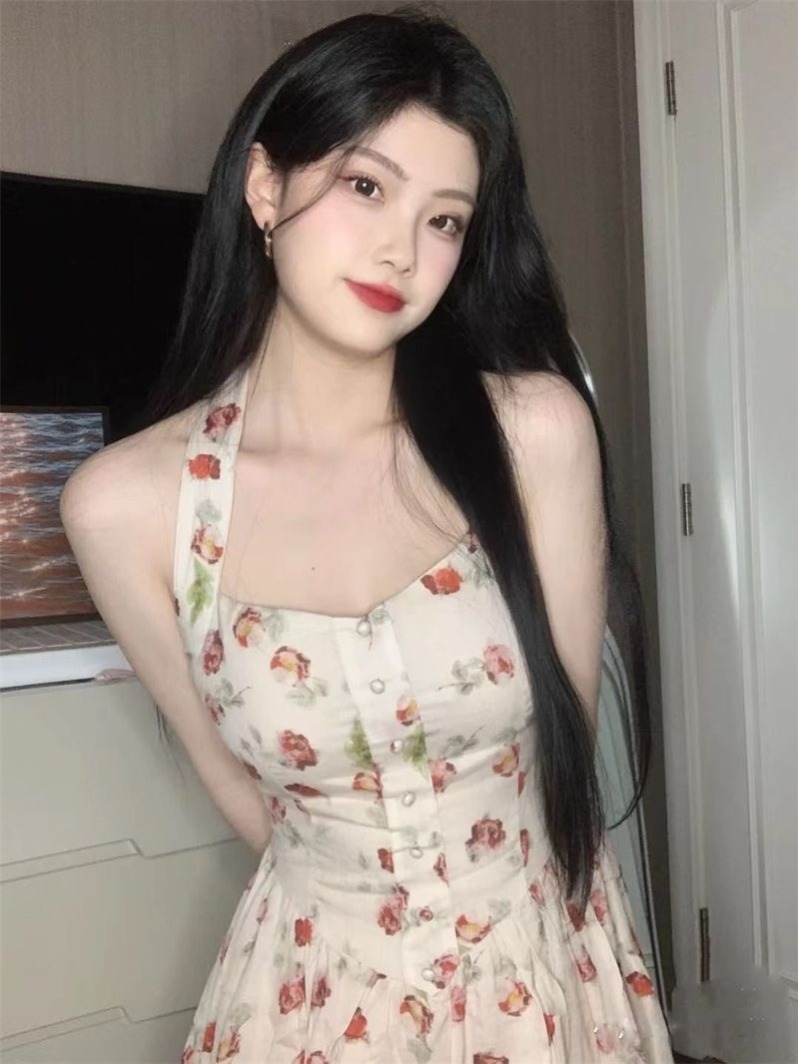 法式復古碎花掛脖連衣裙女2025夏季新款在逃公主超仙女吊帶長裙子