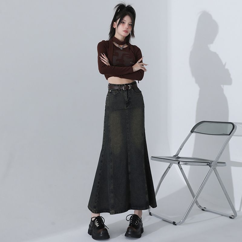 Real shot of 2025 spring new high-waisted hip A-line slim fishtail skirt