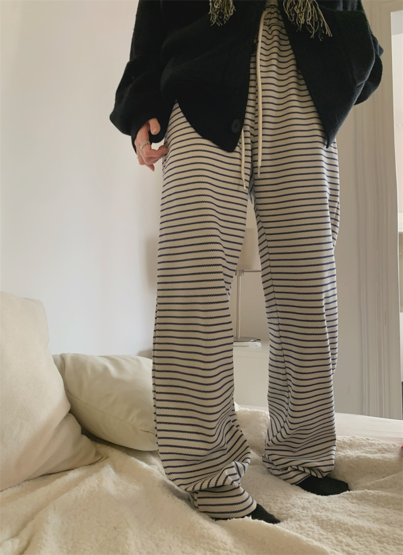 Real shot of small lazy striped casual pants autumn clothes, versatile loose straight wide-leg pants