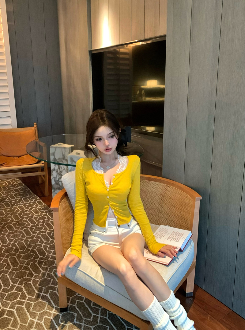 Real shot of hot girls spring and summer V-neck long-sleeved knitted cardigan + pure lace vest top