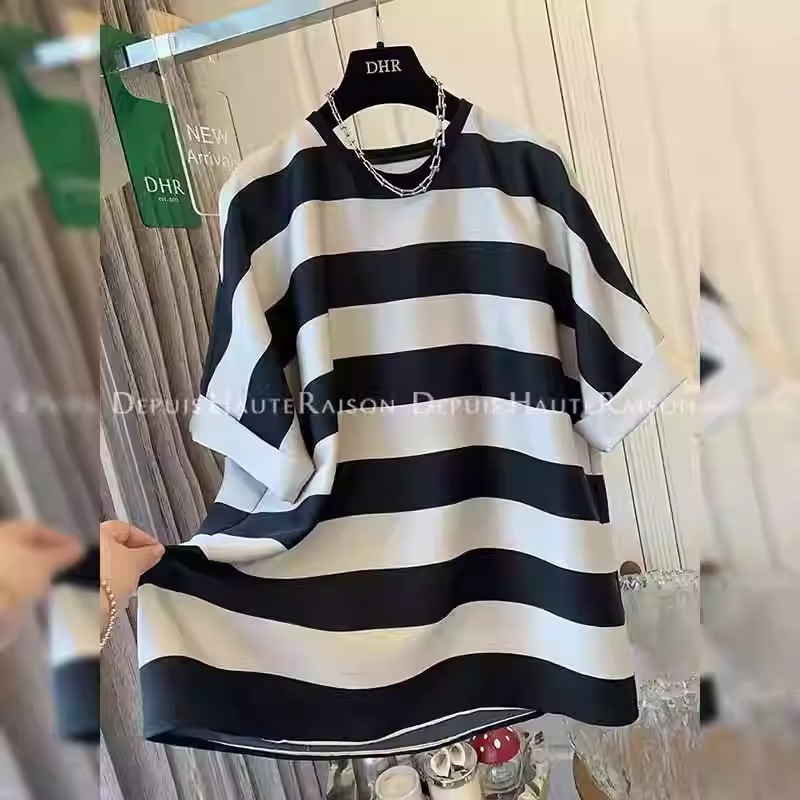Original fabric 240 catties extra large size temperament stripes loose and slim, fashionable and age-reducing short-sleeved women